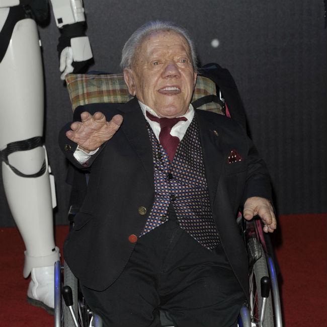 R2-D2 actor Kenny Baker dead at 83 - Its The Vibe